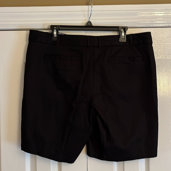 Black shorts - Picture 2 of 2